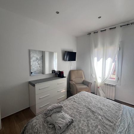 La Casa Del Giglio Hotel Албенга Екстериор снимка