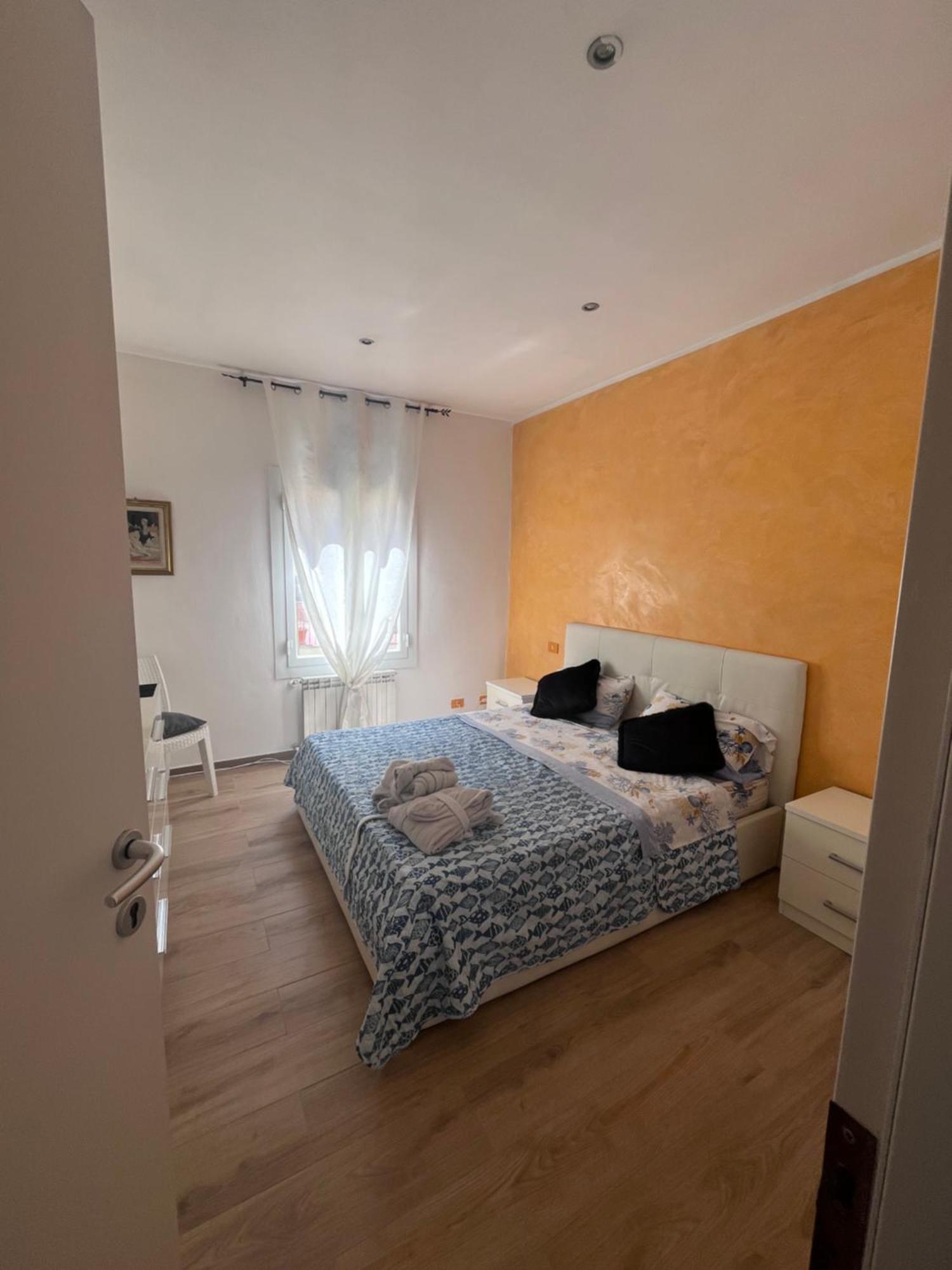 La Casa Del Giglio Hotel Албенга Екстериор снимка